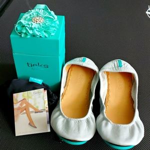BNIB Tieks, Cool Grey